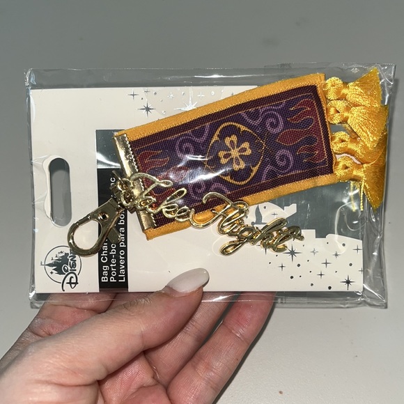 Disney’s Aladdin Magic Carpet Bag Charm Keychain - Picture 3 of 4